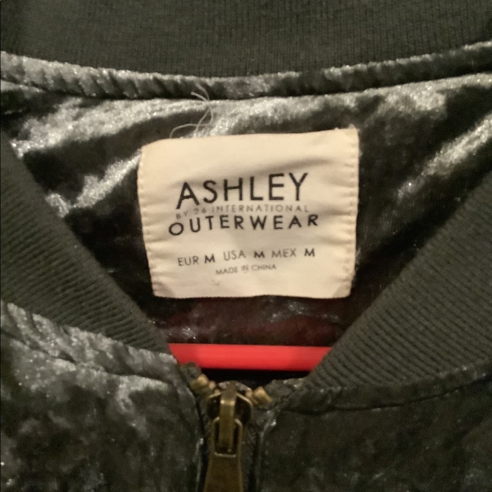 Shinny jacket - Picture 2 of 2